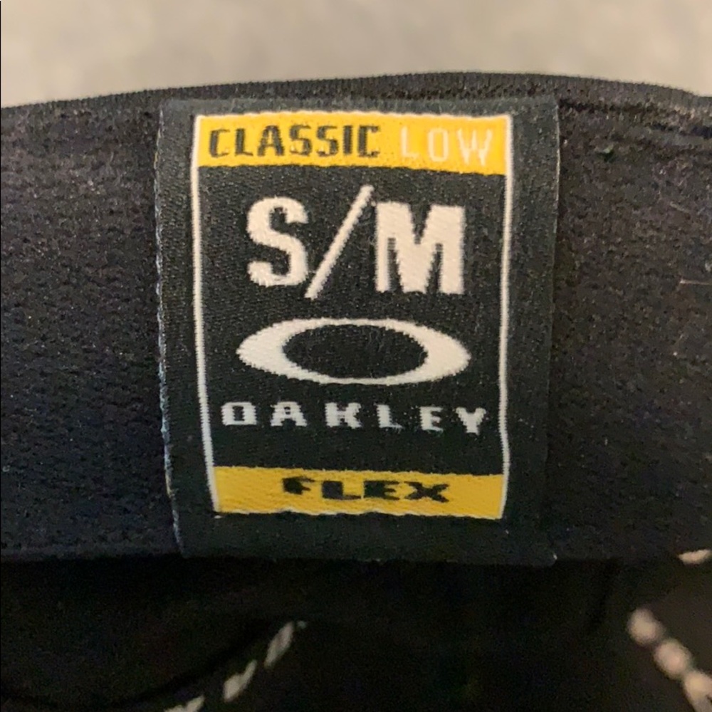 Oakley Hat - Picture 3 of 4